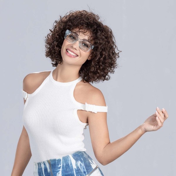 Perruque frisée, un look tendance de star