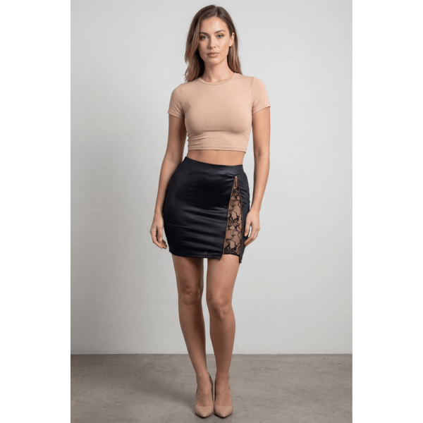 Jupe courte noire Kyra avec zip fonctionnel sur le côté  Be lily Mode
