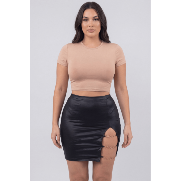 Jupe courte noire Elena fendue sur le côté  Be lily Mode